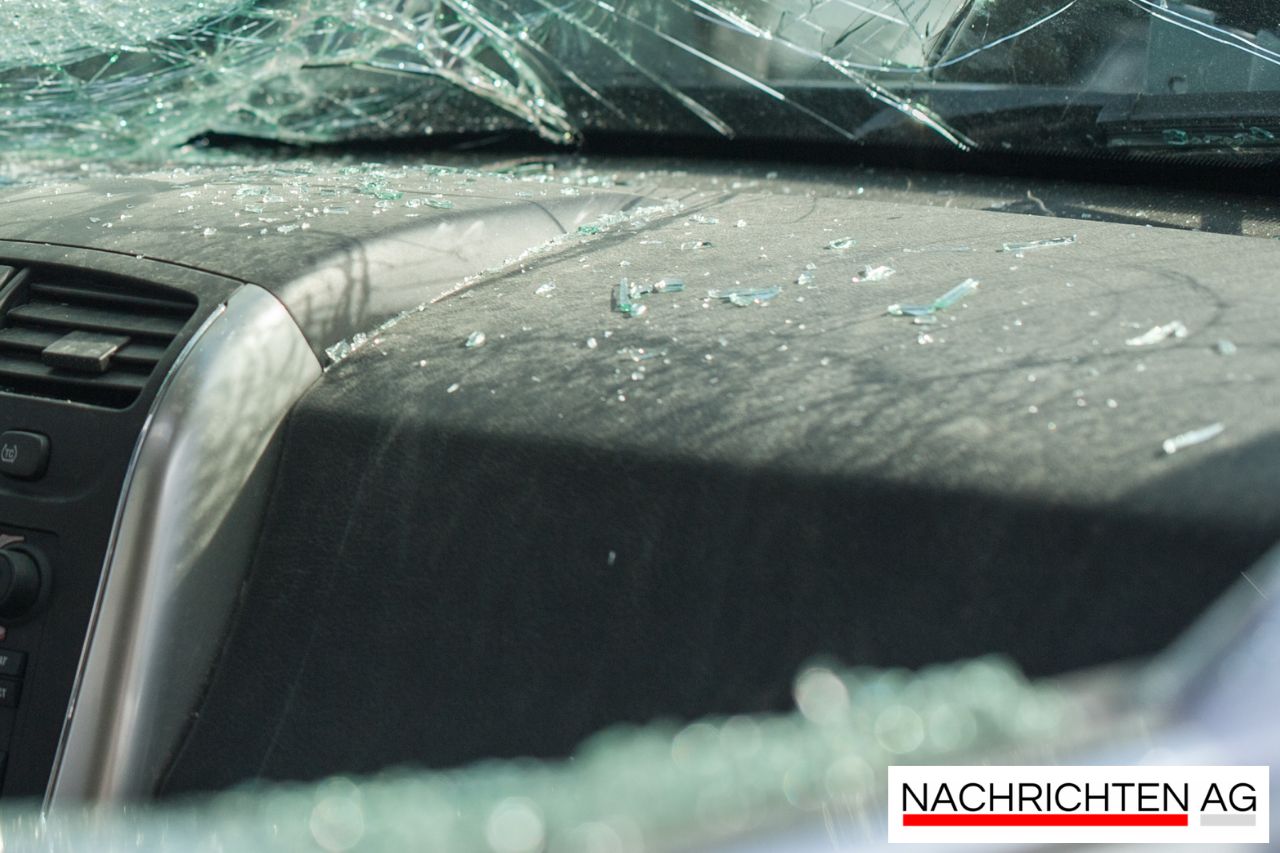 Zwei Verletzte bei Unfall auf B191: Dramatik auf der Bundesstraße!